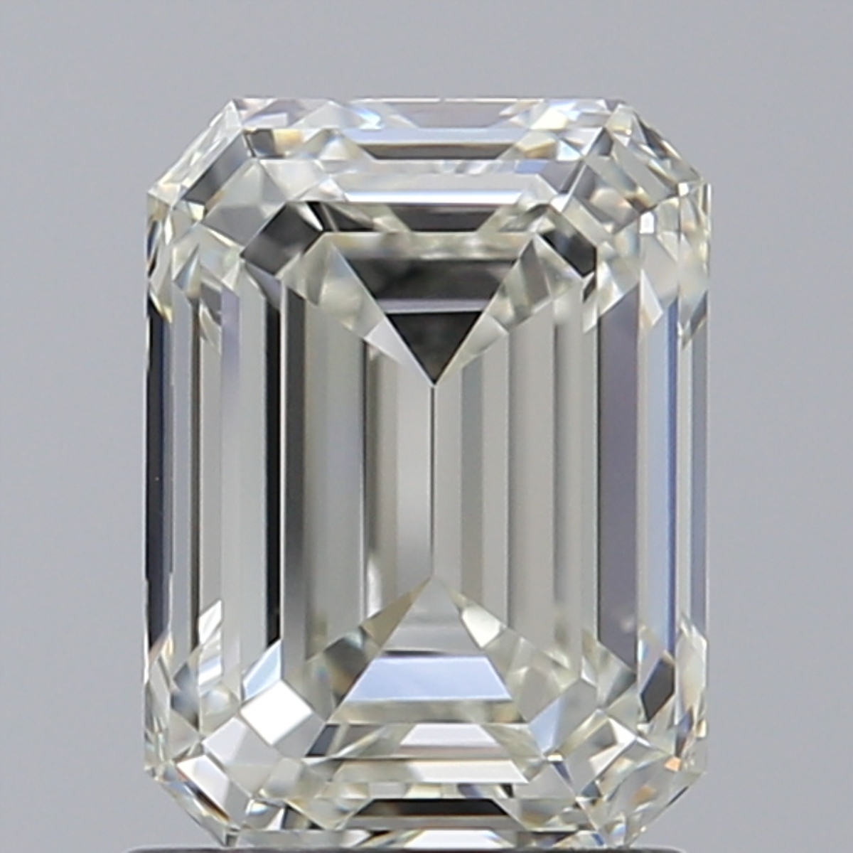 Vvs2 emerald 2025 cut diamond